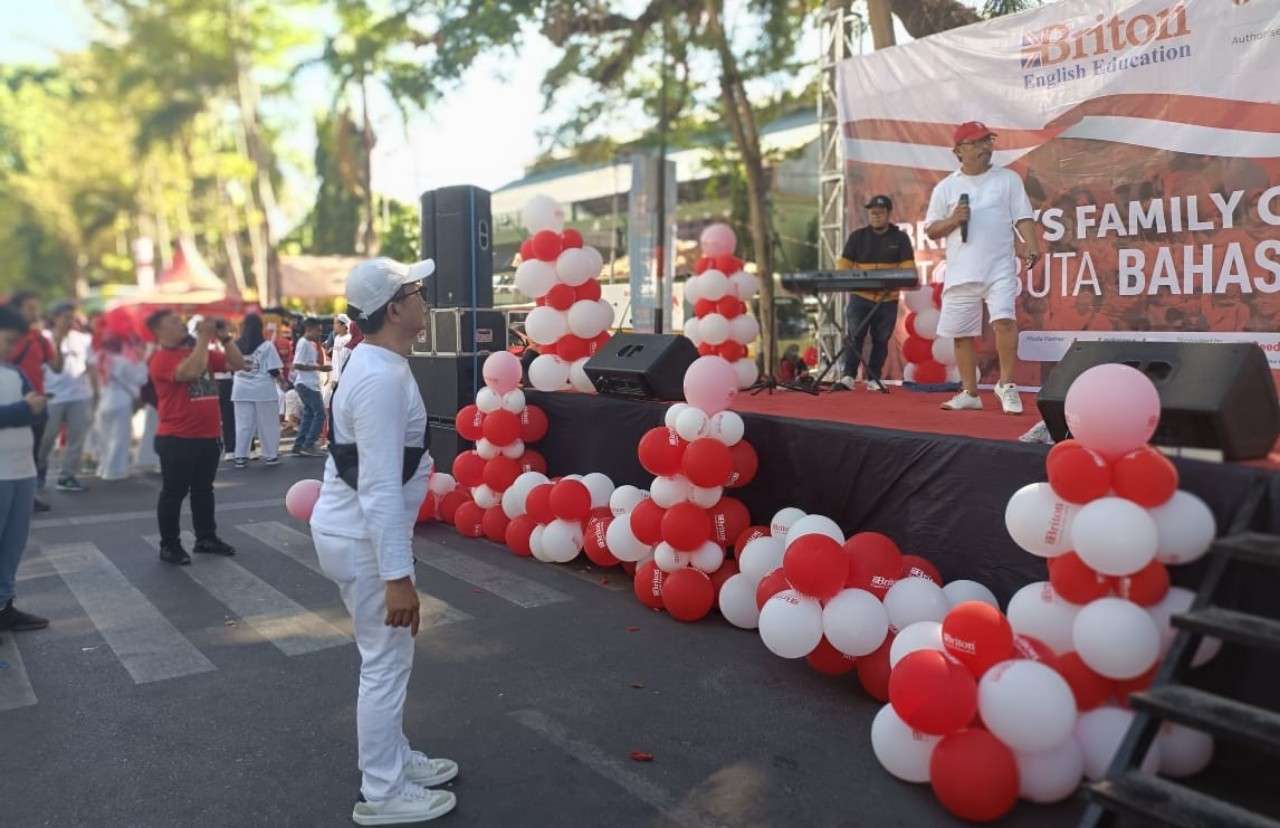 Briton Kampanyekan Stop Buta Bahasa Inggris Dalam Family Gathering di CFD Sudirman