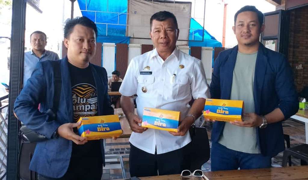 Bupati Bulukumba Resmikan Outlet Bolu Susu Bira, Saatnya Berburu Promo Spesial