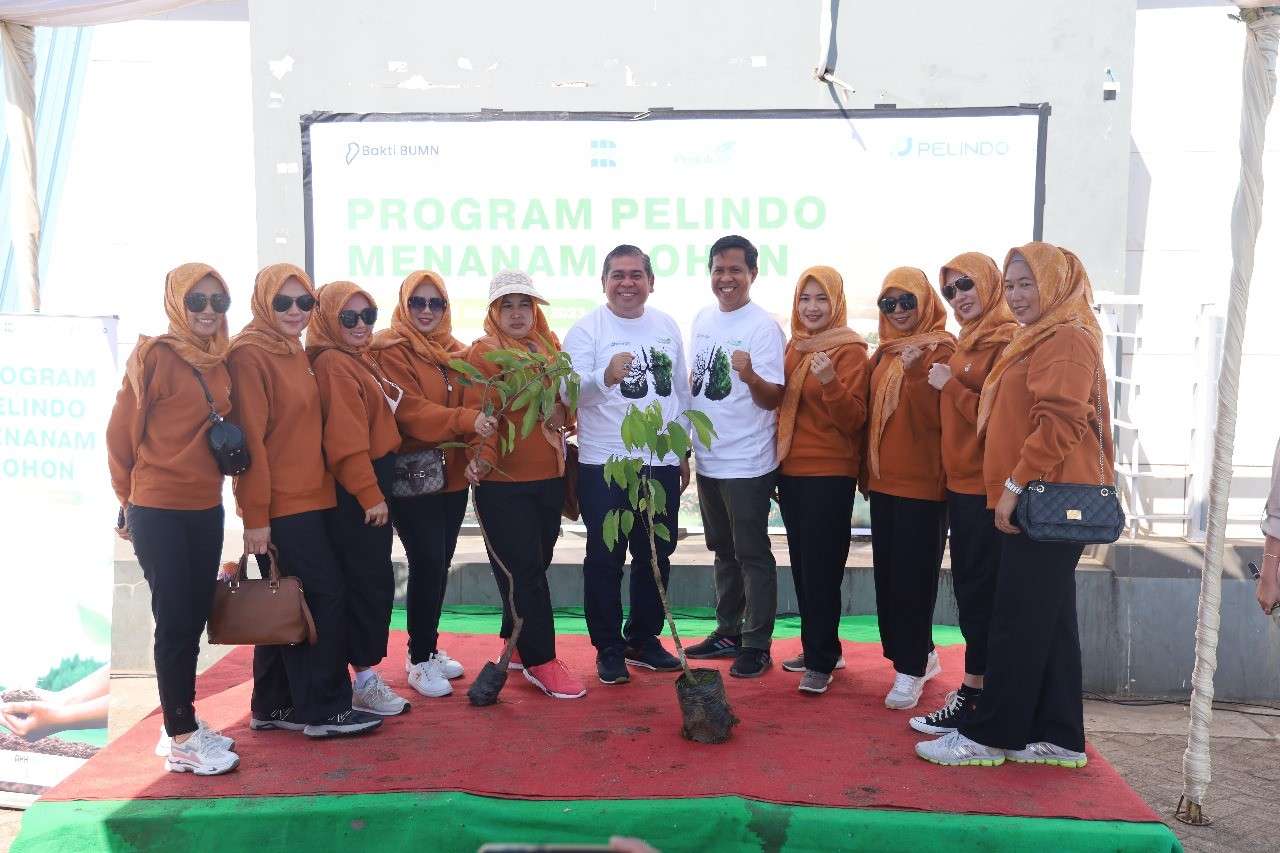 Dukung Kelestarian Lingkungan, Pelindo Regional 4 Tanam Ribuan Pohon di Sekitar Pelabuhan