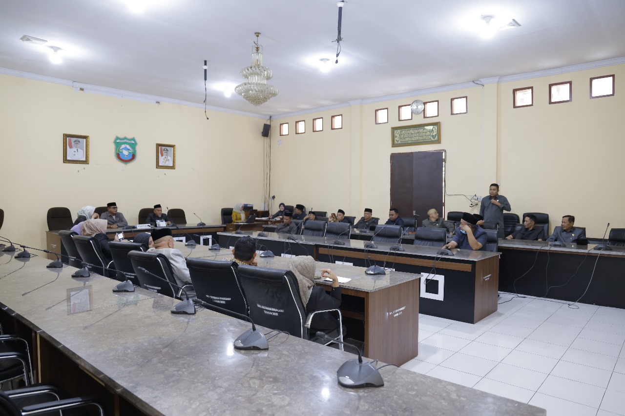 Gelar Rapat Paripurna, DPRD Pangkep Bentuk Pansus LKPJ TA 2023