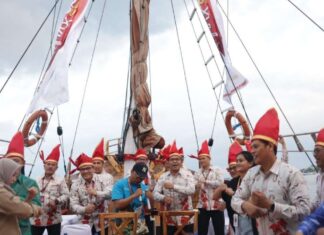 kapal phinisi makassar