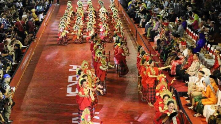 Ratusan Siswa SMP Kenalkan Budaya Makassar di Ajang Karnaval Budaya APEKSI 2023 karnaval budaya apeksi 2023
