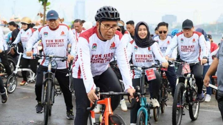 Danny Pomanto Ajak Wali Kota Peserta Rakernas APEKSI Gowes Keliling Kawasan Metro Tanjung Bunga-CPI danny pomanto