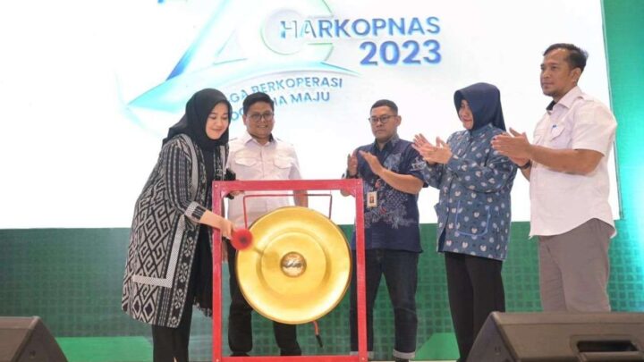 Hadiri Cooperative Expo 2023, Wawali dan Ketua TP PKK Makassar Borong Produk UMKM wawali makassar