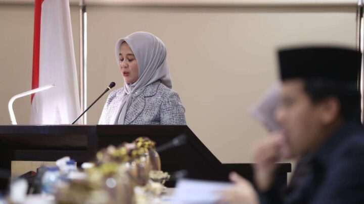 Fatmawati Rusdi Paparkan Jawaban Wali Kota Makassar Tentang Pajak Daerah dan Retribusi serta Perubahan APBD fatmawati rusdi