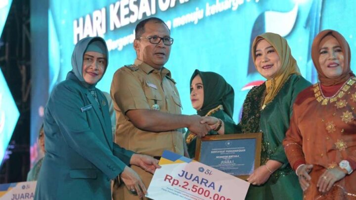 TP PKK Kota Makassar Beri Bantuan Hingga Penghargaan di Perayaan HKG PKK Ke-51 pkk makassar