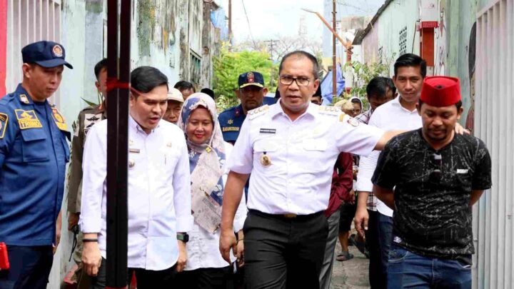 Wali Kota Makassar, Danny Pomanto Tinjau Lokasi Kebakaran di Jalan Serigala wali kota makassar