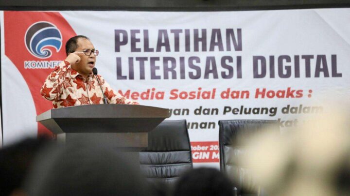 Jadi Pembicara Pelatihan Literasi Digital, Wali Kota Makassar Minta Masyarakat Pandai Kelola Informasi di Medsos wali kota makassar