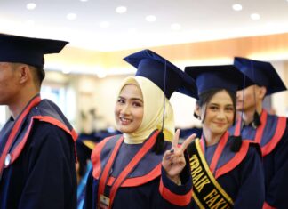 wisudawan terbaik unibos