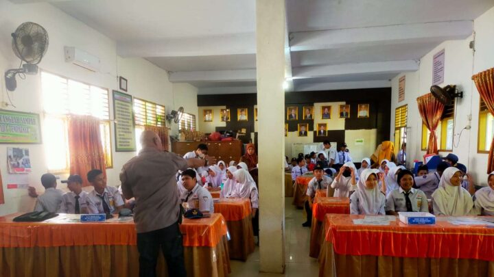 Cegah Kenakalan Remaja, Waka Polsek Somba Opu Beri Penyuluhan di Sekolah waka polsek somba opu
