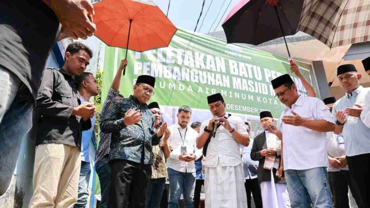 Danny Pomanto Resmikan Renovasi Pembangunan Masjid Ma'ul Hayat PDAM Makassar danny pomanto