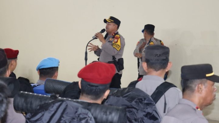 Kabag Ops Polres Gowa Pimpin Apel Pengecekan Perlengkapan Personel Pra Serpas Pengamanan TPS Pemilu 2024 polres gowa