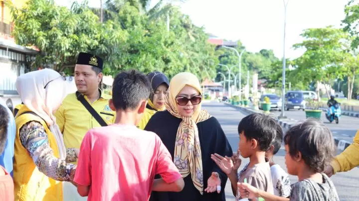 Kembali Raih Kursi Ketua DPRD, Golkar Parepare Gelar Syukuran Berbagi Sembako dan Takjil Ketua dprd