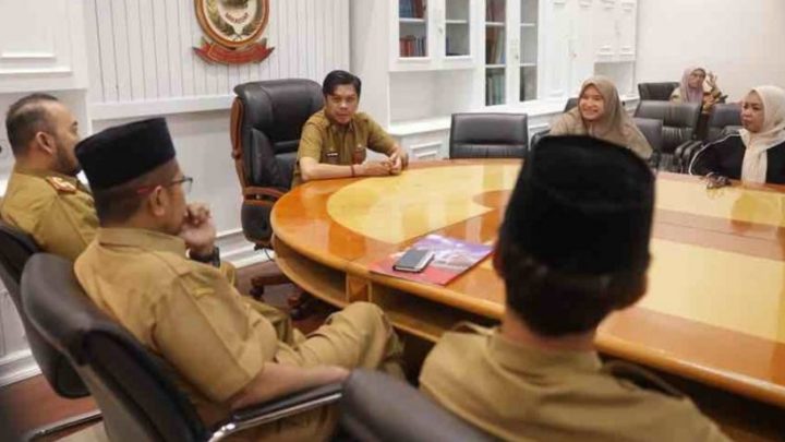 PJ Sekda Firman Pagarra Sambut Baik Perkins School Kolaborasi Wujudkan Makassar Kota Inklusif pj sekda makassar