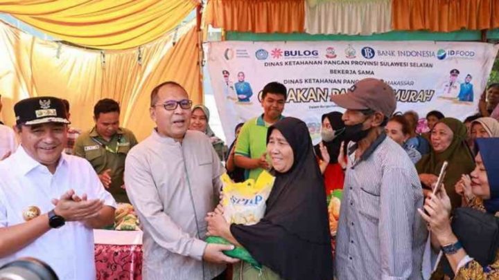 Bersama Pj Gubernur Sulsel, Danny Pomanto Tinjau Gerakan Pangan Murah di Makassar pj gubernur sulsel