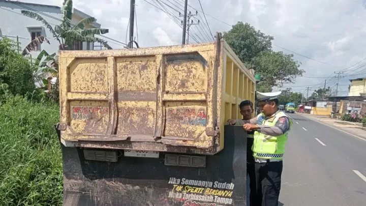 Pasang Mudguard Tidak Sesuai Aturan, Satlantas Polres Gowa Tertibkan 7 Unit Truk satlantas polres gowa