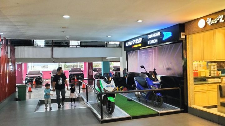Hadir di mari