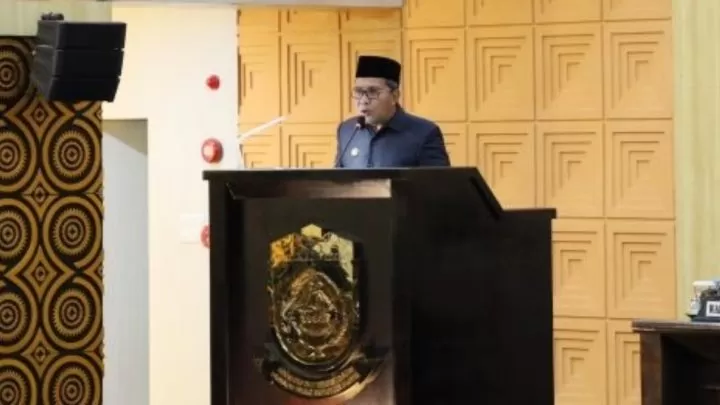 Jawab Pandangan Umum Fraksi DPRD Makassar, Danny Pomanto Tegaskan Realisasi Penerimaan PAD Meningkat fraksi dprd makassar