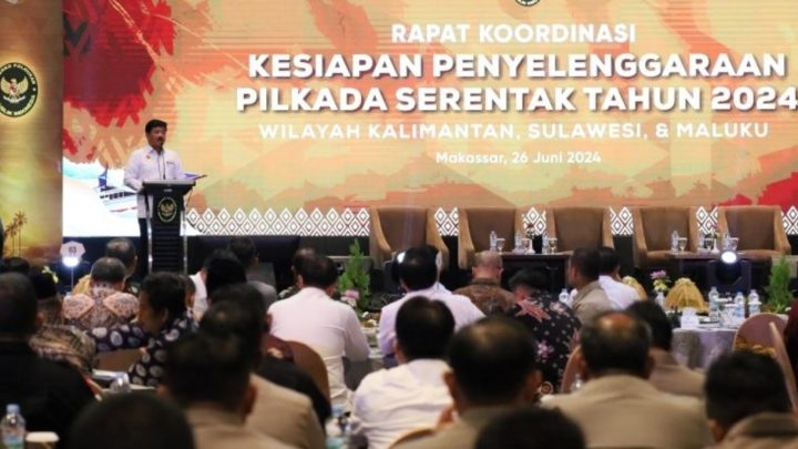 Pj Gubernur Sulsel Promosikan Event F8 Makassar di Hadapan Menkopolhukam dan Mendagri pj gubernur sulsel