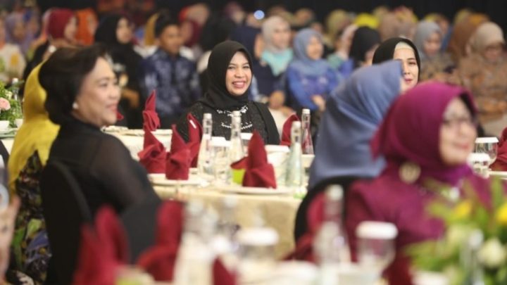 Pj Ketua DWP Kota Makassar Hadiri Sarasehan APEKSI XVII di Balikpapan dwp kota makassar