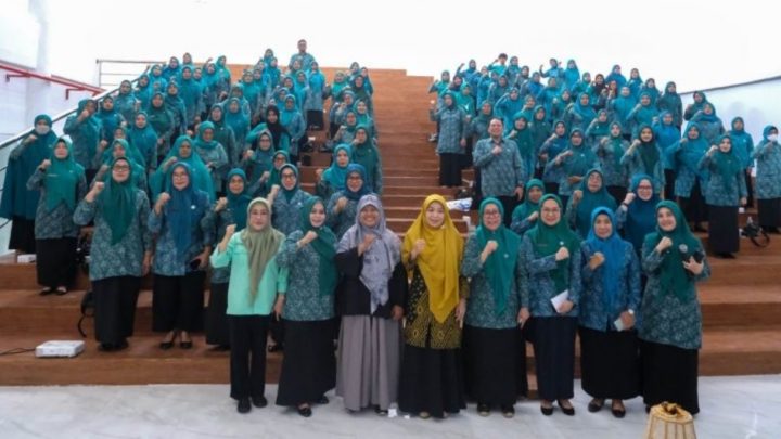 TP PKK Kota Makassar Dorong Gerakan Keluarga Cerdas Berinternet pkk kota makassar