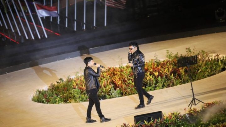 Grup Band Home Project Bikin Pengunjung F8 Makassar Berjoget Sekaligus Menggalau home project