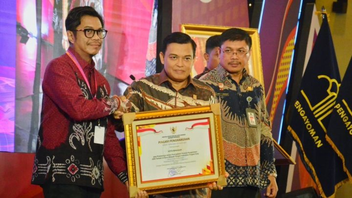 Kota Makassar Raih Penghargaan JDIH Tingkat Nasional kota makassar