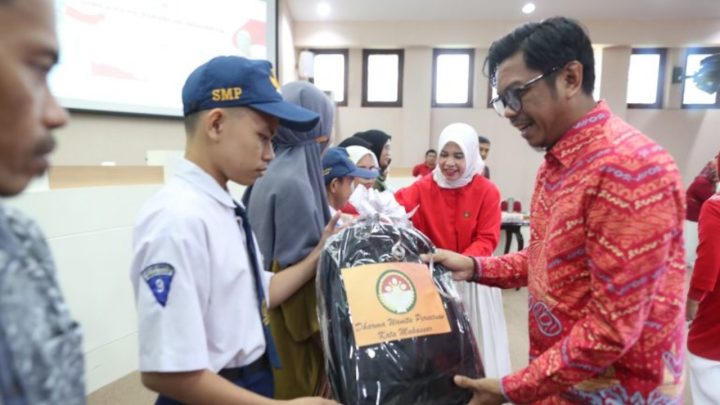 Firman Pagarra Apresiasi DWP Makassar Atas Kepeduliannya Terhadap Pendidikan Anak Satgas Kebersihan firman pagarra