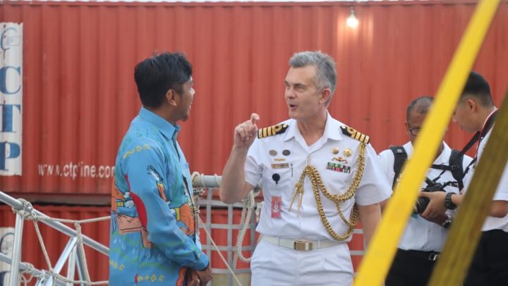 Pj Sekda Kota Makassar Hadiri Reception Dinner di Kapal Perang Australia HMAS Perth 157 pj sekda makassar
