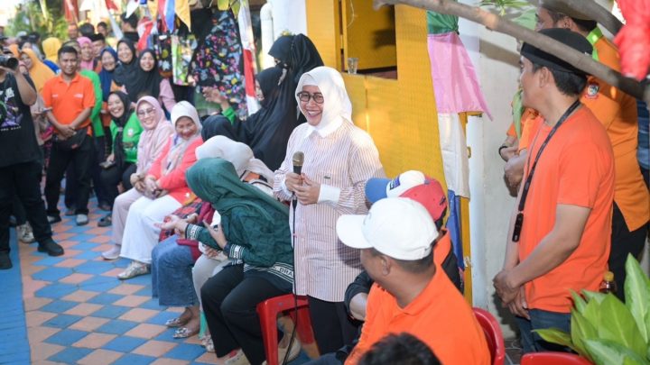 Kunjungi Longwis Jinghae, Indira Yusuf Ismail Ajak Warga Tingkatkan Kualitas Lorong indira yusuf ismail