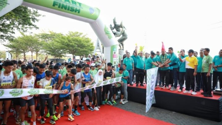 Pjs Wali Kota Makassar Melepas dan Menyemarakkan GAS Run di Pekan Keselamatan Jalan 2024 pjs wali kota makassar
