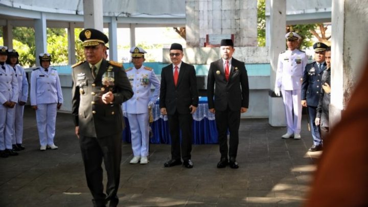 Pjs Wali Kota Makassar Hadiri Ziarah Nasional HUT ke-79 TNI pjs wali kota makassar