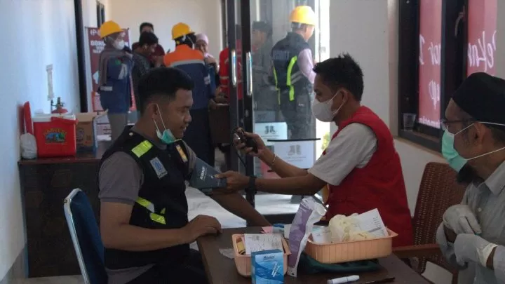 Kolaborasi Huadi Group dan RS Anwar Makkatutu Sukses Gelar Pekan Donor Darah berita terkini