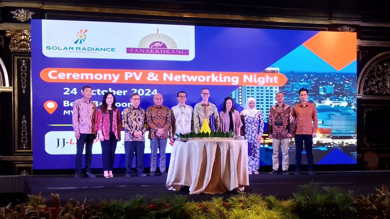 Resmikan PLTS Atap Mall Panakkukang, Masdar Mitra Solar Radiance dan D'Best Group Dorong Energi Hijau Terbarukan di Makassar