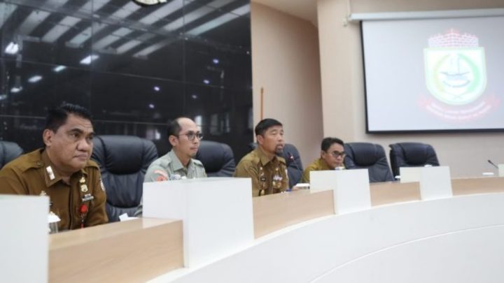 Pjs Wali Kota Makassar Arwin Azis Pimpin Rakor Persiapan Musim Hujan pjs wali kota makassar
