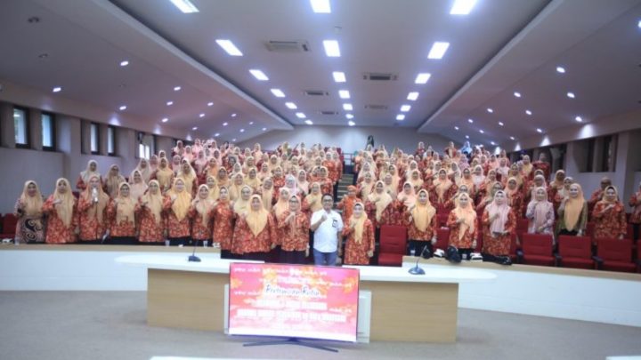 Pj Sekda Makassar Hadiri Ramah Tamah dan Penetapan Plt Ketua DWP Kota Makassar pj sekda makassar
