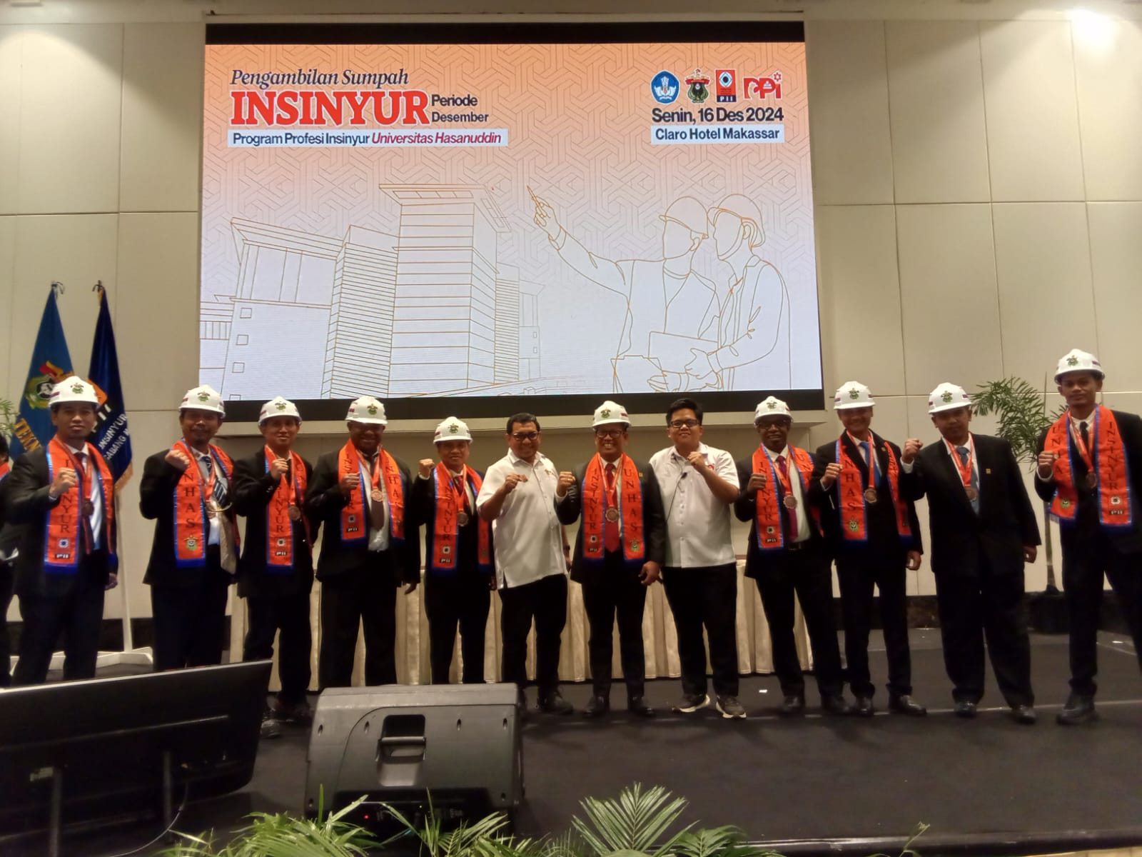 Ratusan Alumni Fakultas Teknik Unhas Ikuti Pengambilan Sumpah Insinyur PII
