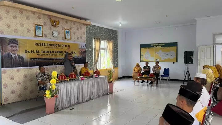 Taufan Pawe Reses di Pangkep, Warga Sebut Anggota DPR RI yang Tidak Lupakan Warganya berita terkini