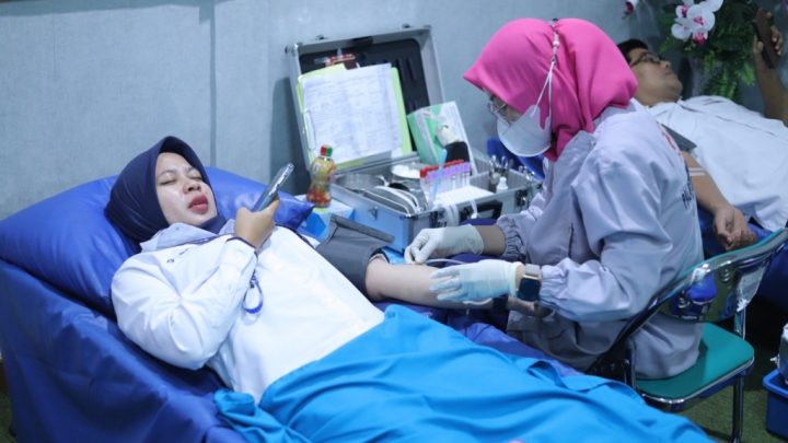 HUT ke-3 IDSurvey Makassar: Mengalirkan Harapan Lewat Donor Darah IDSurvey Makassar