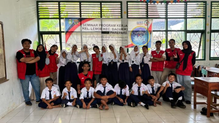 Mahasiswa KKN Unhas Gelar Pelatihan Cerpen di SMP 7 Parepare kkn unhas