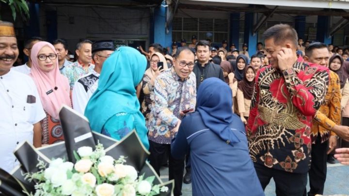 Danny Pomanto Dampingi Pj Gubernur Sulsel Tinjau Pelaksanaan MBG di Empat Sekolah danny pomanto