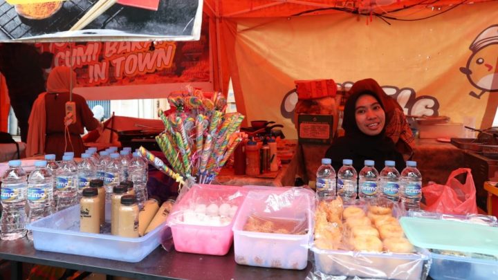 Dari Paru Rica Hingga Es Krim, Jelajah Lezat Cap Go Meh di Makassar paru rica