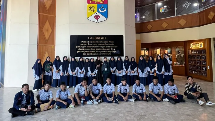 Siswa Al-Biruni Mandiri School Makassar 'Learning Out' ke Kampus Internasional di Malaysia dan Singapura Siswa Al-Biruni
