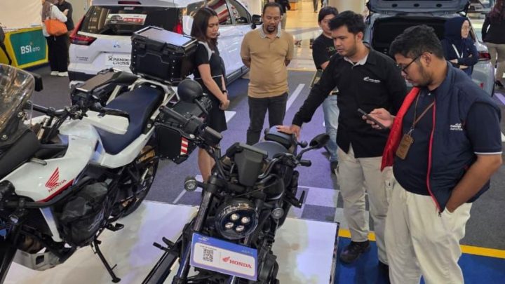 Dua Produk Motor Honda Curi Perhatian Pengunjung Trans Studio Mal Makassar astra honda motor