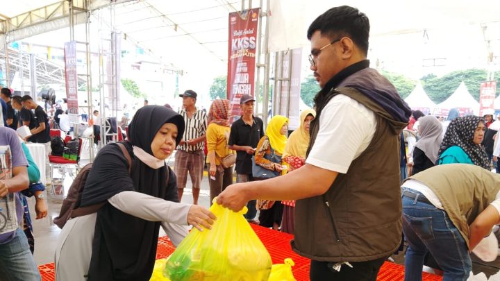 Pasar Murah KKSS Diserbu Warga Makassar, Ketum AAS: Bentuk Kepedulian untuk Sulsel Pasar murah KKSS