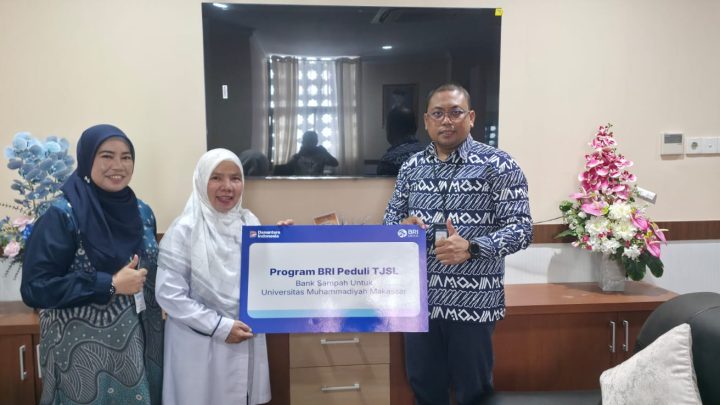 BRI BO Sungguminasa Serahkan 14 Unit THSL Bank Sampah kepada Unismuh Makassar Bri